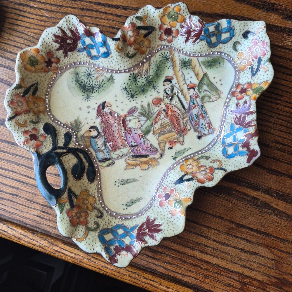 Chinese Hand Painted Tray Leaf Pattern Shape Raised Paint Floral W/people